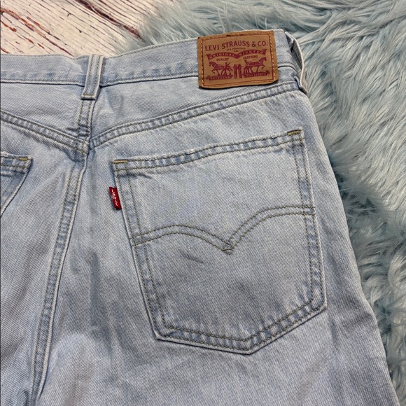 Levi’s Low Pro Straight Light Wash Distressed Jeans - Picture 7 of 10
